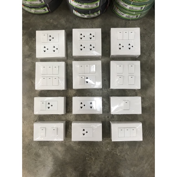 Panasonicปลั๊กไฟและสวิตซ์ไฟจัดเซ็ทพร้อมบ็อกลอยสำหรับภายในอาคารยี่ห้อPanasonicแท้รุ่นWEGมีมอก.และคิวอ