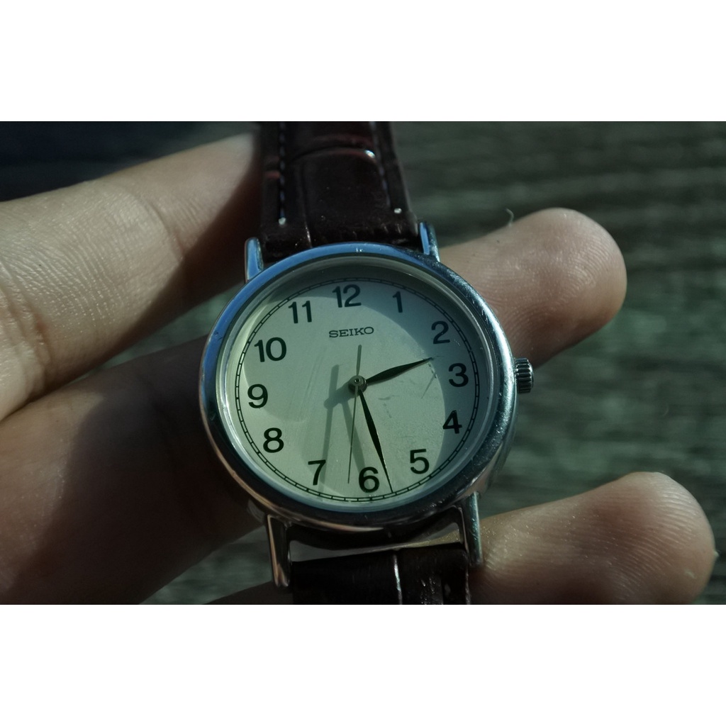 นาฬิกา Vintage มือสองญี่ปุ่น SEIKO 6531 6010ระบบQuartz ผู้ชาย ทรงกลม กรอบเงิน หน้าขาว หน้าปัด 33mm