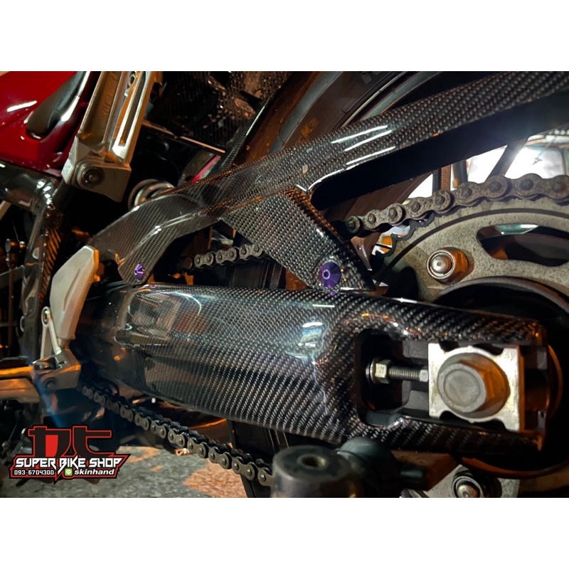 ครอบสวิงอาร์ม​คาร์บอนไฟเบอร์ HONDA CB650​F / CBR650F​ (เพรียว​คาร์บอน)​