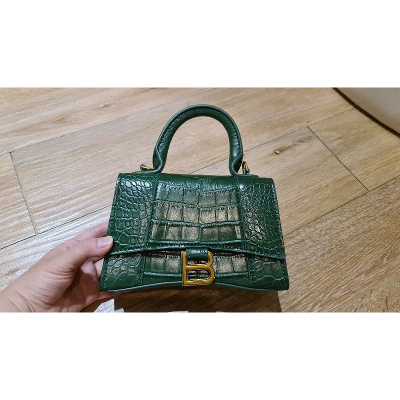 กระเป๋าสะพายข้าง กระเป๋าถือ บาเลนเชียก้า Balenciaga  สีเขียว   / Balenciaga Bag - มือสอง