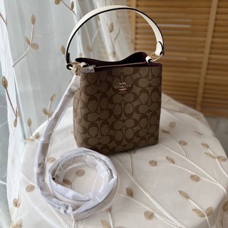 จีบสวยๆๆๆNEW Coach Small Town Bucket Bag In Signature Canvas