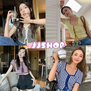 JJ shop 💜พร้อมส่ง  เสื้อแขนสั้นไหมพรม ดีเทลผูกเชือกเก๋ๆ ลายตารางน่ารัก "1598"​ -N