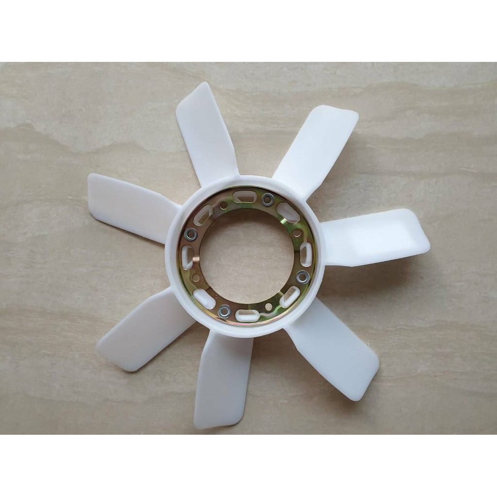 ใบพัดลมหม้อน้ำ ISUZU  TFR 2500,4JA1,KBZ 2500 ราคาอันละ 280บาท