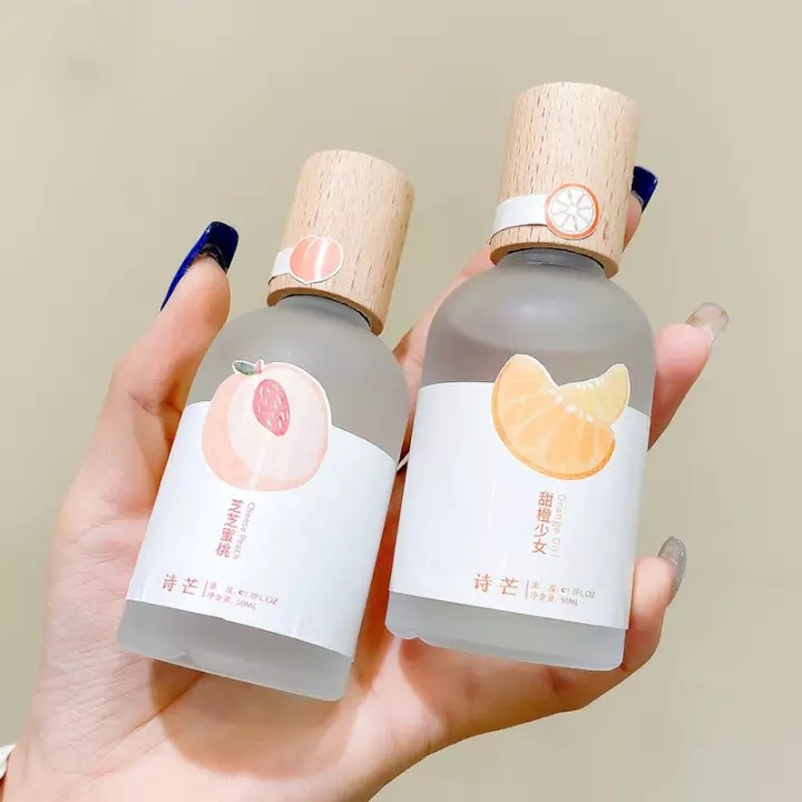 พร้อมส่ง น้ำหอม น้ำหอมฟีโรโมน หอมดึงดูด กลิ่นหอมละมุน มี4กลิ่นให้เลือก ขนาด50ML.น้ำหอมสดและเป็นธรรมชาติPERFUME-0314
