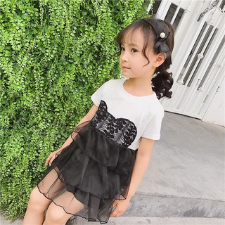 Phatkids Club ชุดเด็กผู้หญิง เดรสเด็กตัวเสื้อผ้ายืดสีขาว แต่งผ้าลูกไม้สีดำช่วงอก กระโปรงผ้าไหมแก้วสีดำแต่งระบายเป็นชั้น