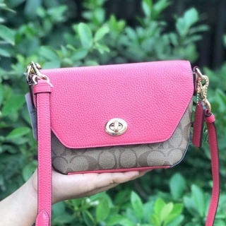 🎀 (สด-ผ่อน) COACH C2816 KARLEE CROSSBODY IN SIGNATURE CANVAS