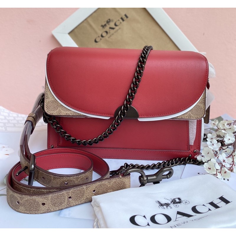 กระเป๋าCoachแท้อเมริกา💯 COACH 76046 Dreamer Shoulder Bag With Signature Canvas Blocking Red Apple