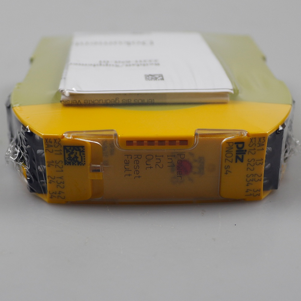 รีเลย์นิรภัยของแท้ดั้งเดิม ถ่ายภาพทางกายภาพ PNOZ S4 ใหม่