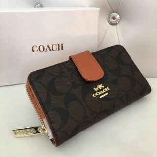 Coach สวยงานสองพับมี 2 ช่อง ติดโลโก้