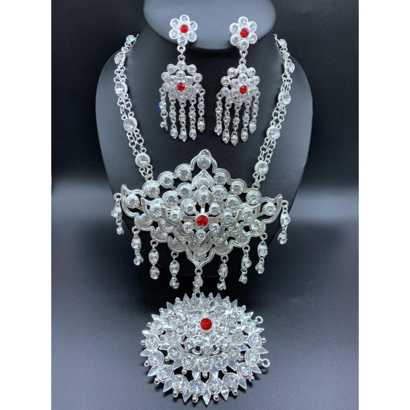 Thai jewellery ชุดเครื่องประดับสตรีไทย สร้อยคอเงินประดับด้วยเพชร jewelry set