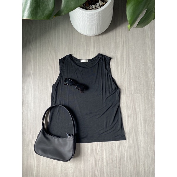 เสื้อแขนกุด สีดำ ฟรีไซส์ แบรนด์ Wclothes