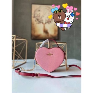 🎊💖🌇🚜@1,890.-📍(ลดพิเศษ 7 %) 💯 🛒🛒Big Discount 2022🛒🛒Coach Heart Shape Crossbody Bag