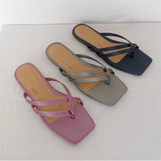 CHARISA Beow sandals- รองเท้าแตะแบรนด์ CHARISA รุ่น Beow