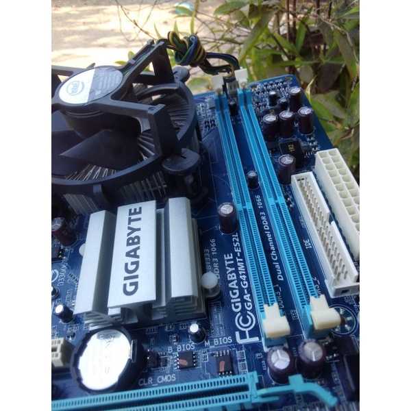 เมนบอร์ด gigabyte g41mt-s2p พร้อม CPU E5700 และพัดลม มีฝาหลัง