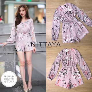 🔖ป้าย NITTAYA จั๊มสูทขาสั้น แขนยาว  คอวีแบบขวาทับซ้าย ผ้าพิมพ์ลายดอกไม้สีชมพูพาสเทลอ่อน