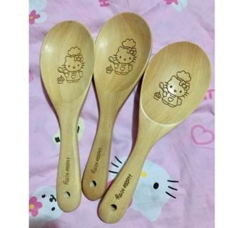 ทัพพี งานไม้ ลายคิดตี้ ฉลุในเนื้อไม้ ไม่ลอก สวยงาม~มาใหม่จร้า📌พร้อมส่ง ⛳จำนวนจำกัด ราคาโปร