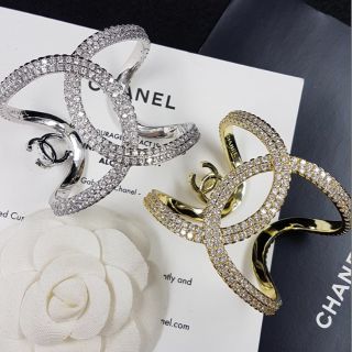 CC Diamond Bracelet  กำไลโลโก้เพชรฝังล้วน