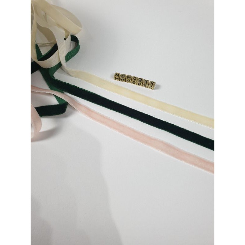 ราคาต่อเมตรเพิ่มได้ 📌โบว์ผูกผมกำมะหยี่ ขนาดกว้าง 1 ซม. มีหลายสี ราคาต่อเมตร