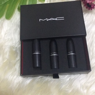 ลิปสติก MAC 3สี ใครอยากลองสี ซื้อแล้วคุ้มมากคะ.............,,,,,,,,,,,,,,,,,,,,,,,......