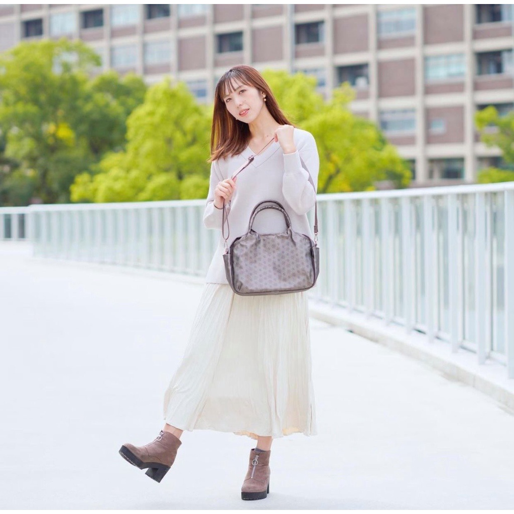 RaviRAvi N896 AORI CHESTNUT HANDBAG กระเป๋าถือทรง Aori ฟังก์ชั่นภายในกระเป๋าที่ทำให้การจัดเก็บเป็นเร