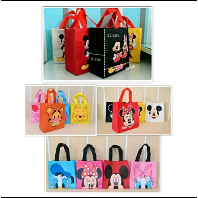 ถุงผ้าใบเล็ก กระเป๋าผ้า มิกกี้เม้าส์ มินนี่เม้าส์ Mickey mouse หมีพูห์(ไม่มีซิป)