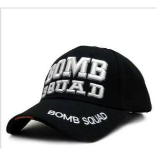 หมวกแก็ป  BOMB