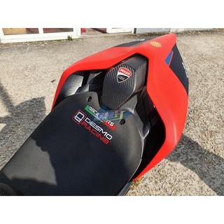 เบาะรถบิ๊กไบค์เบาะรถนักแข่ง MotoGPรุ่นducati v4s race seats อิตาลีใช้ Ducati V4S / Street Battardของแท้เบาะคนขับducati