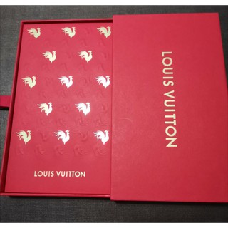 ซองอั่งเปา​Louise Vuittonแท้มาใน​กล่องสีแดง​เป็นสินค้า​พรีเมี่ยม​