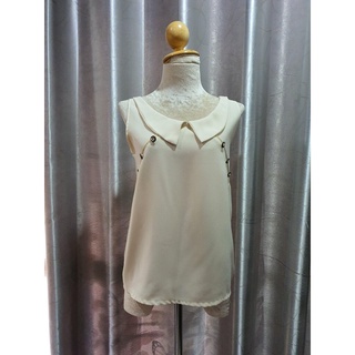FF02048 เสื้อแฟชั่น แขนกุด สีครีมมือสอง อก 32 นิ้ว