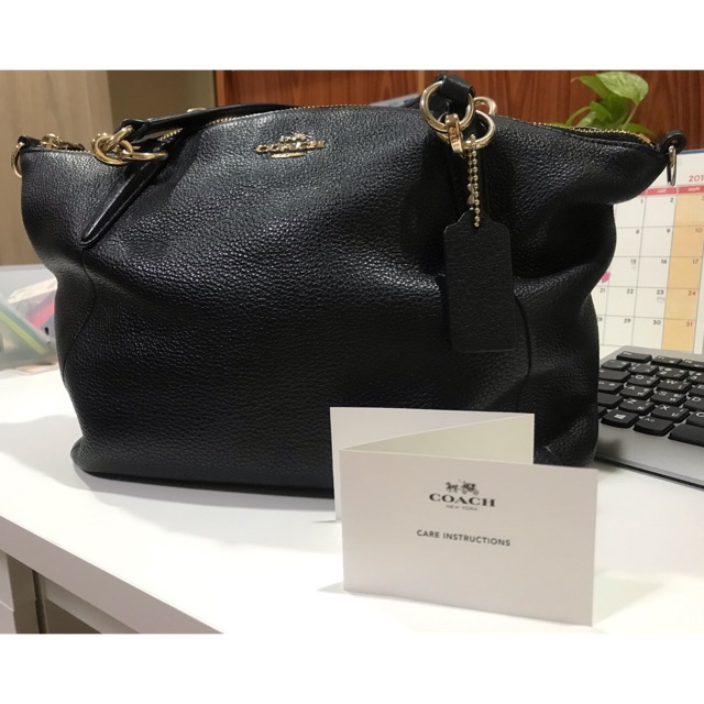 (USED ราคาเท!!!) Coach pebbled leather small Kelsey 13" in black