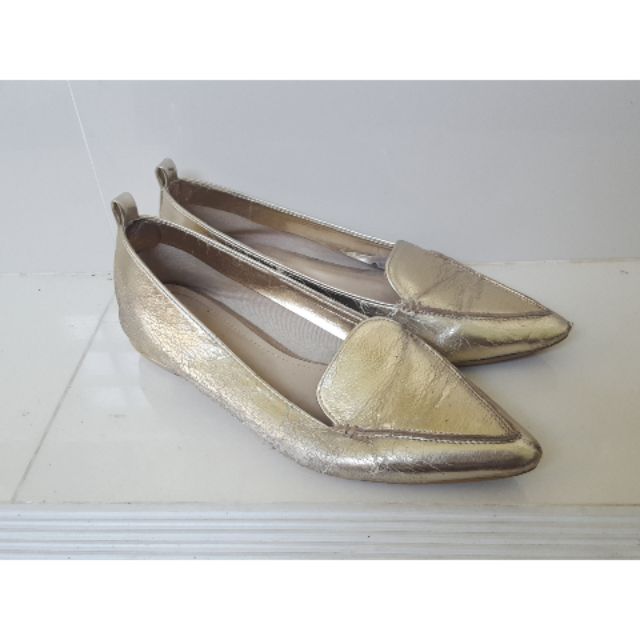 รองเท้าคัชชู หัวแหลม สีทอง brand vincci จากมาเลเซีย size37