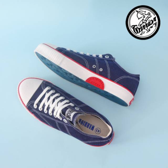 รองเท้า Warrior Classic Low Navy