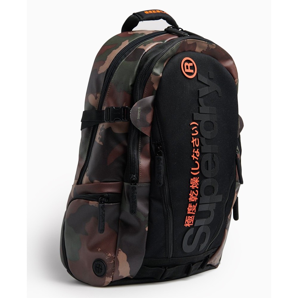 SUPERDRY DISRUPTIVE CAMO TARP RUCKSACK กระเป๋าเป้สะพายหลัง สำหรับ