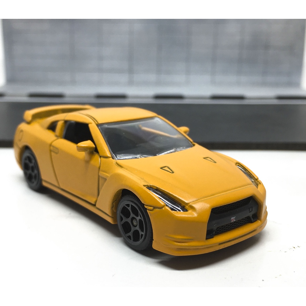 Majorette Nissan GT-R R35 - Matte Orange Color /Wheels 5YG /scale 1/61 (3 inches) no Package