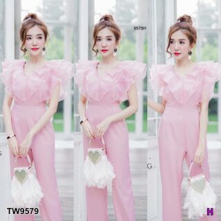 Jumpsuit จั๊มขายาวคอวีลึกกำลังดีผ้าซาร่า แต่ง