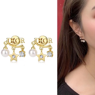 มาใหม่ Fashion earrings ต่างหูไข่มุก เวอร์ชั่นเกาหลีแฟชั่น Style รูปแบบใหม่ (สินค้าพร้อมจัดส่ง)