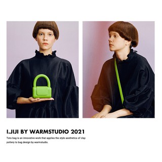 กระเป๋าทรงสีเหลี่ยม แบรนด์ WARM STUDIO /Guliang Jiji