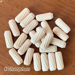 (50 ชิ้น) เดือยไม้เกลียวเฉียง เส้นผ่าศูนย์กลาง 6 มม.(0.6 ซม.) ผลิตจากไม้ยางพารา มีหลายขนาดความยาวให้เลือก