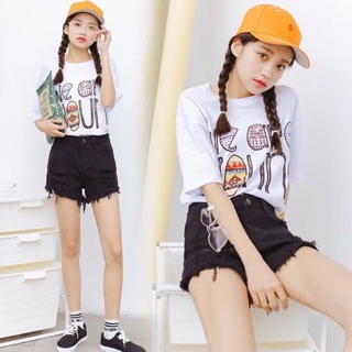 เสื้อยืดน่ารักลายพื้นสีขาว
