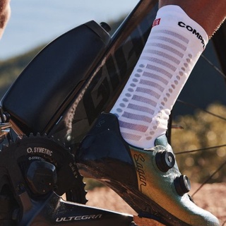 Compressport ถุงเท้าปั่น รุ่นบางพิเศษ ข้อยาว PRO RACING SOCKS V4.0 ULTRALIGHT BIKE