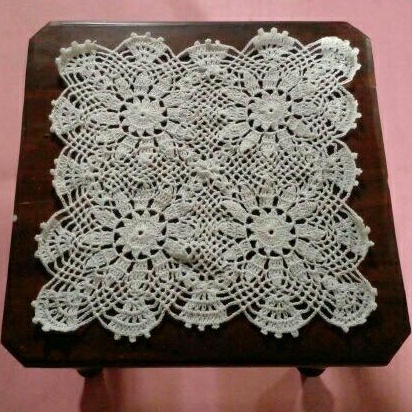 ผ้าปูโต๊ะถักแฮนด์เมด 40x40ซม