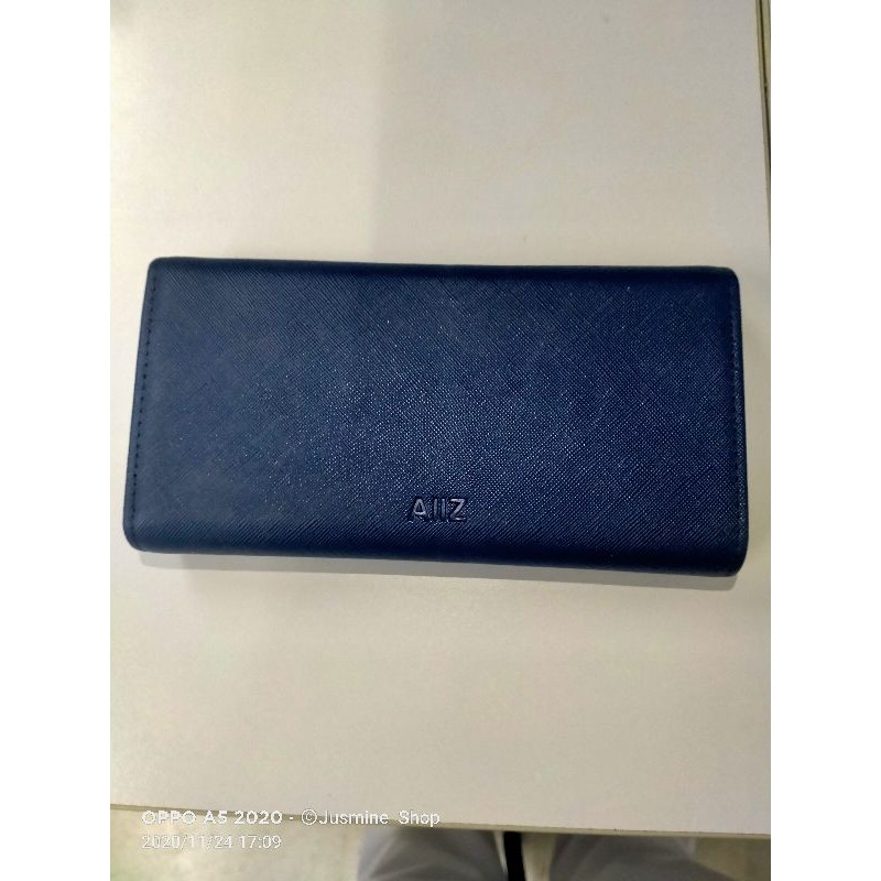 ส่งต่อกระเป๋าAIIZ สีน้ำเงิน