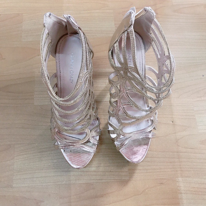 รองเท้าส้นสูงสีทองแบรนด์ crazy&crazy