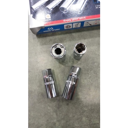 ลูกบล็อก ( ลูกบล็อกถอดสตัด, ลูกบล็อกถอดเสาฝาสูบ, ประแจ ) ของ KING TONY ขนาด 4 หุน มี 4 ขนาด M6, M8, 