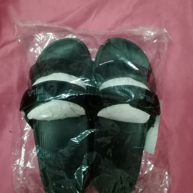 รองเท้าแตะยี่ห้อFILA