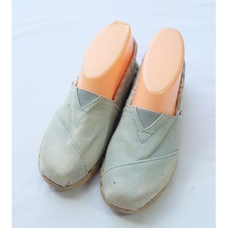 Toms Shoes Classics Size 6W / 36EU / 22 CM. สียีนส์ฟอก มือสอง ของแท้