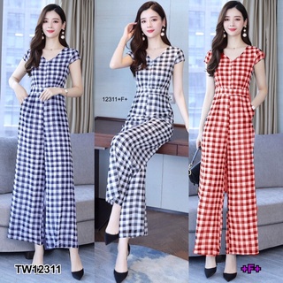 👗Pfashion [ส่งไว!!🚛] P12311 จั้มสูทลายสก็อตขายาว Long-sleeved plaid jumpsuit.