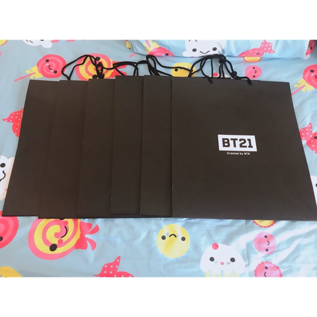 ถุงกระดาษเคลือบมันๆ ด้านๆ (ดำ) จาก Shop BT21 HK