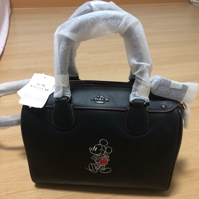 กระเป๋า Coach รุ่น Mickey Mouse แท้ป้ายห้อยจาก shop ราคาปกติ 19900฿