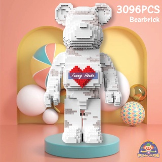 ตัวต่อ Bearbrick ขนาดใหญ่ (สูง 70 CM) GG101 แบร์บริคตรงกลางมีหัวใจ จำนวน 3,096 ชิ้น